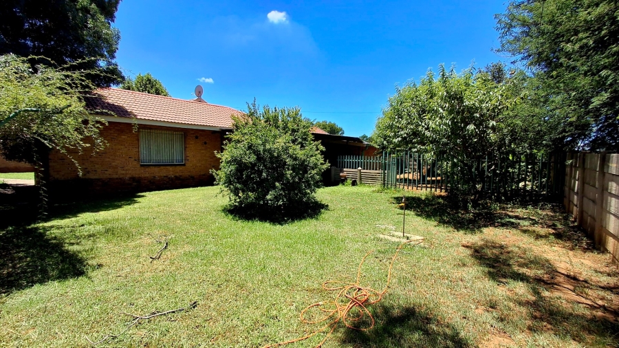 3 Bedroom Property for Sale in Roodia Free State